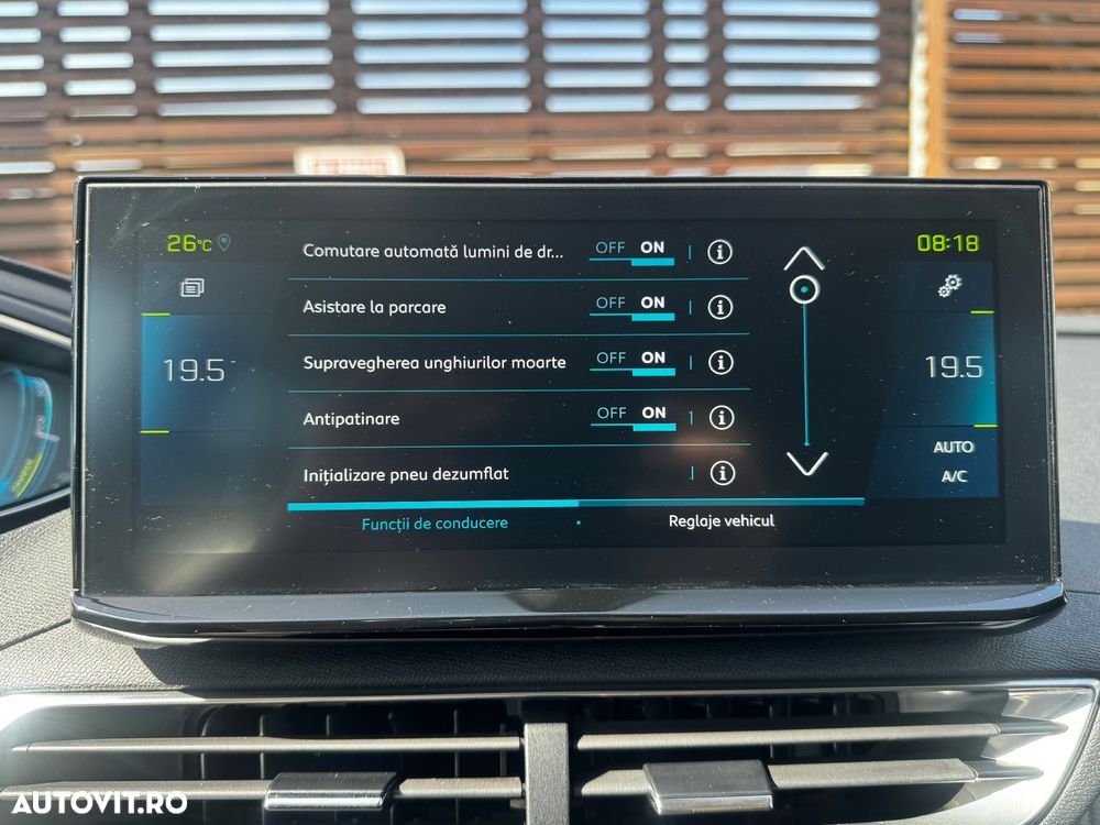 Peugeot 3008 225 e-EAT8 Allure Pack - 29