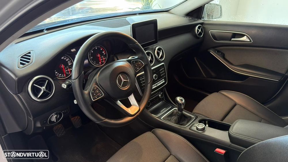 Mercedes-Benz A 180 d Fleet Pack Style - 4