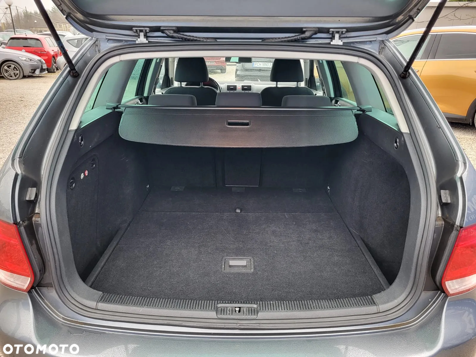 Volkswagen Golf Variant 1.9 TDI DPF Trendline BlueMotion - 24