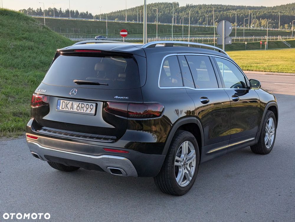 Mercedes-Benz GLB 250 4Matic 8G-DCT Style - 6