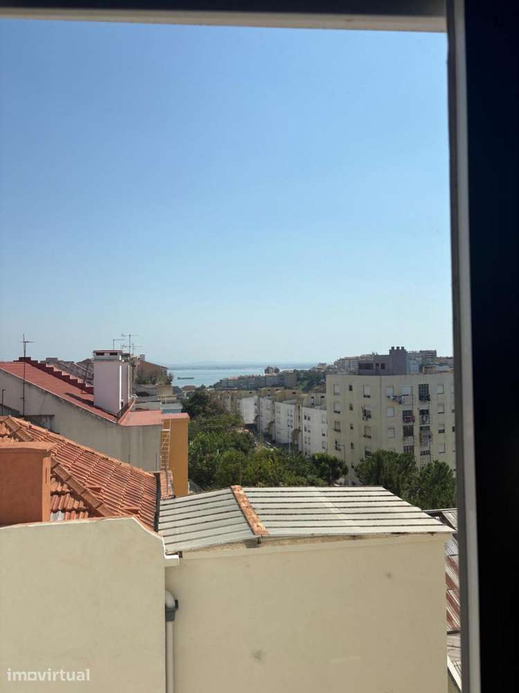 Quarto - localizado em Penha de França Lisbon - Grande imagem: 4/12