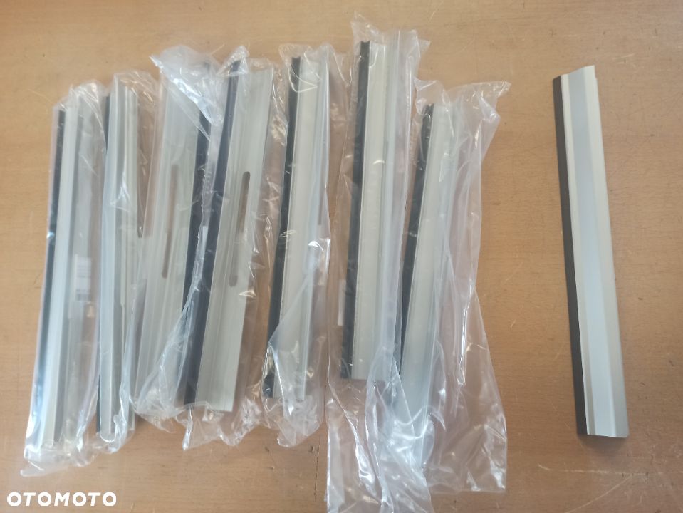 Listwa zaślepka szyn VW T5 T6 Multivan 13- 7E5883387D8Q8 - 1