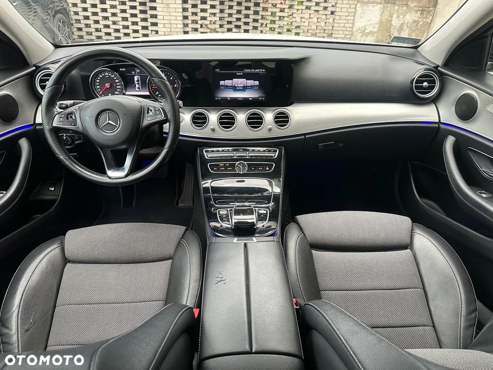 Mercedes-Benz Klasa E 220 d 9G-TRONIC - 19