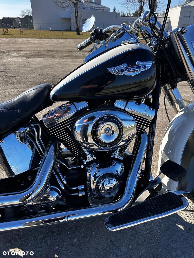 Harley-Davidson Softail Deluxe - 12