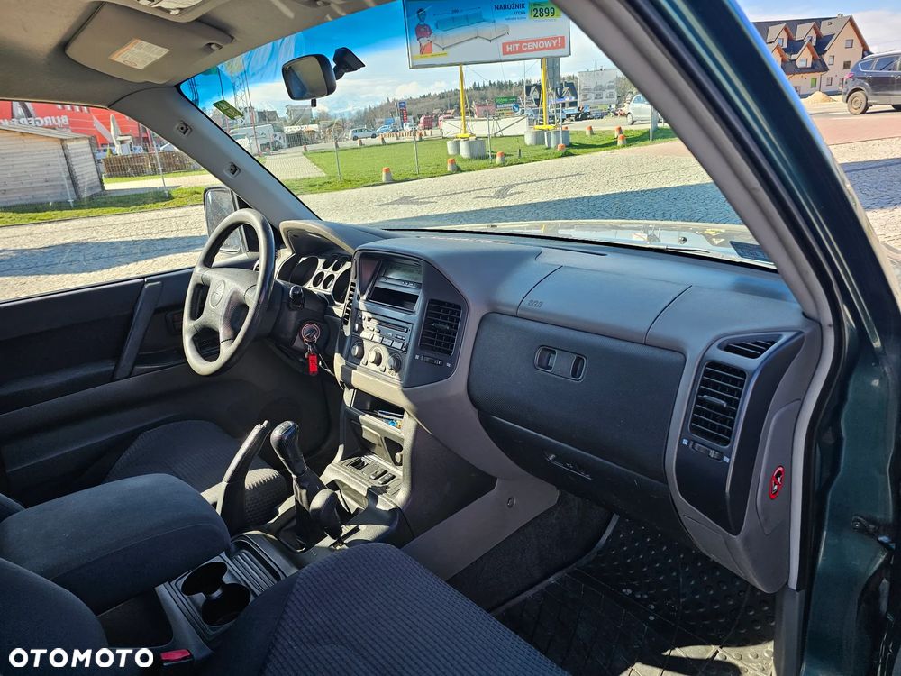 Mitsubishi Pajero - 14