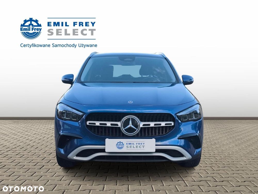 Mercedes-Benz GLA - 8