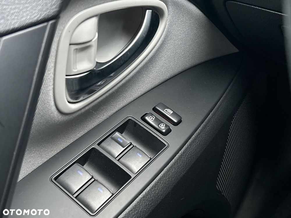 Toyota Avensis 2.0 D-4D Premium - 22