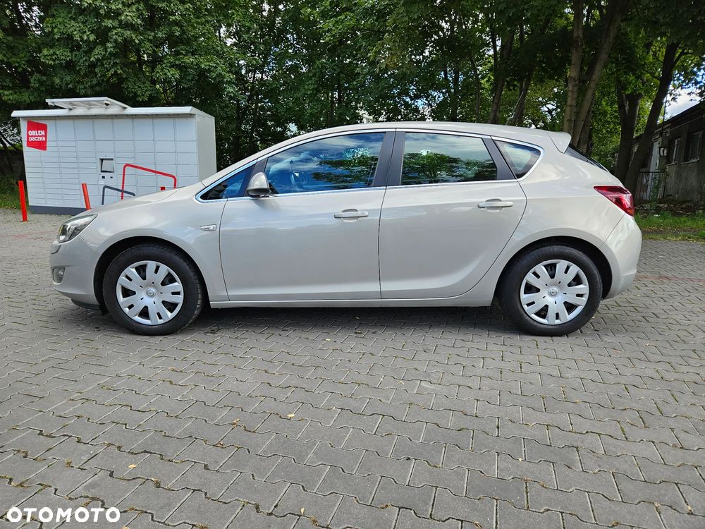 Opel Astra IV 1.7 CDTI Cosmo - 4