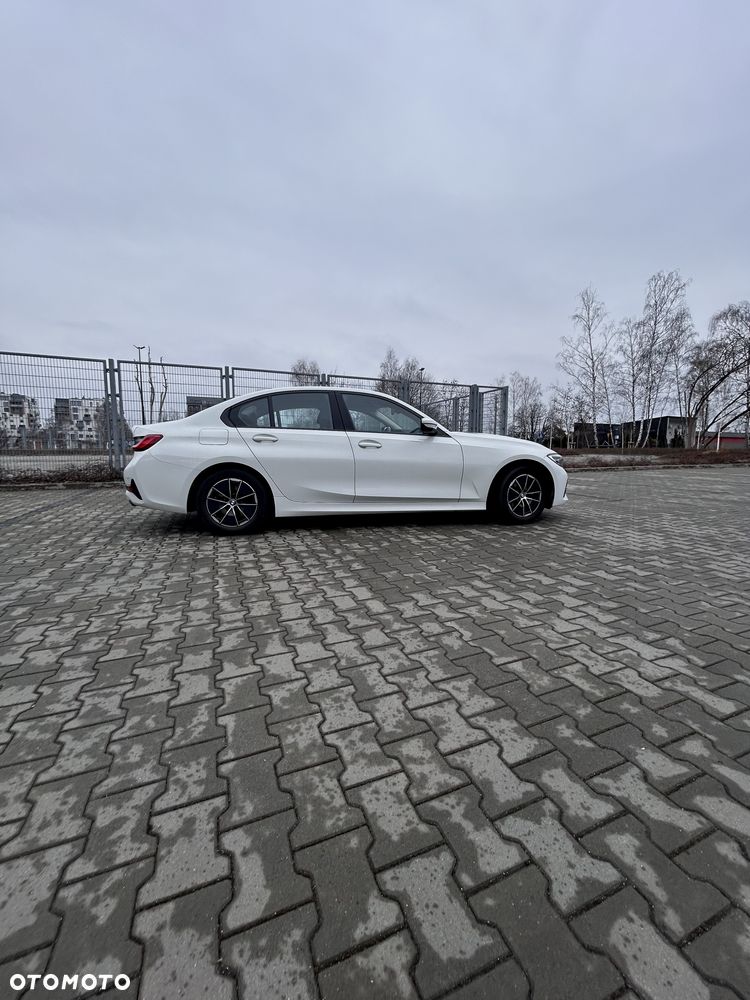BMW Seria 3 318i - 10