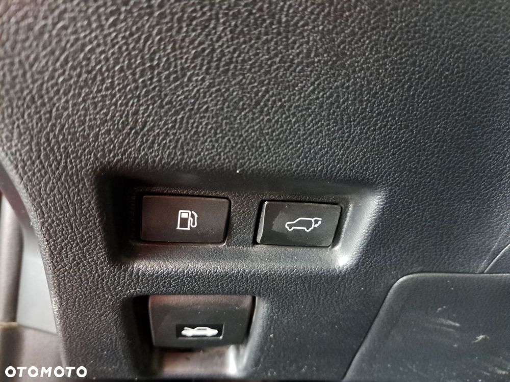Lexus UX - 35