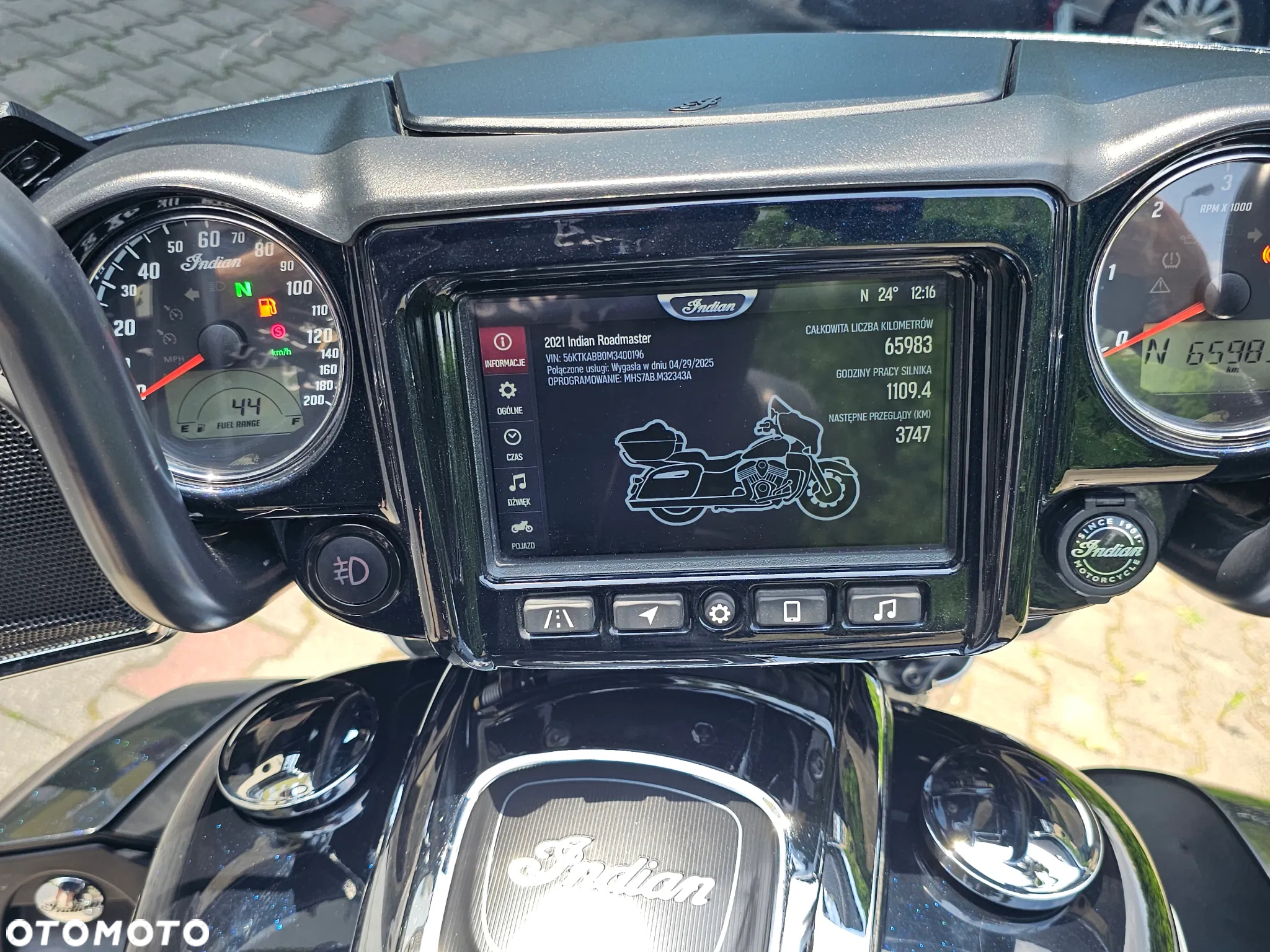 Indian Roadmaster - 12