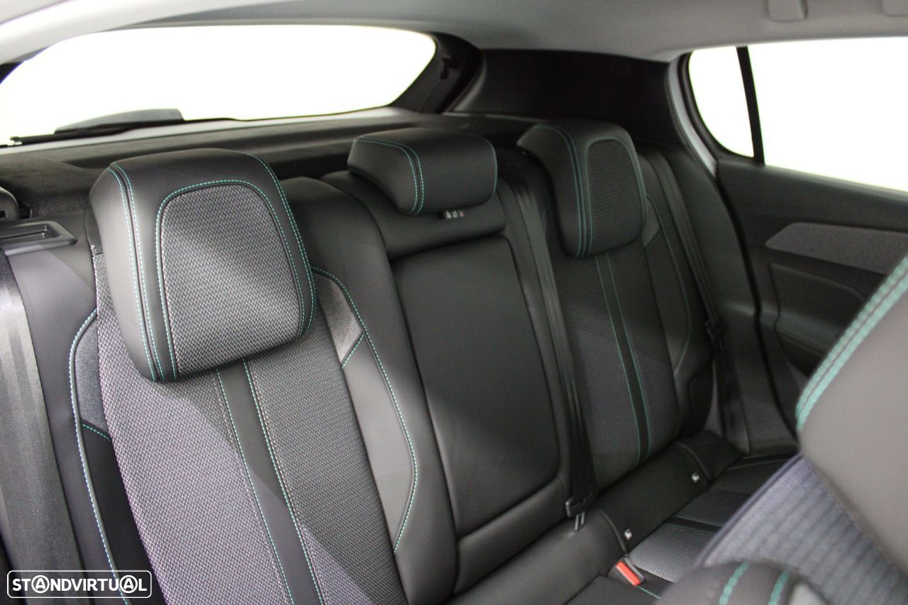Peugeot 308 1.2 PureTech Allure - 19