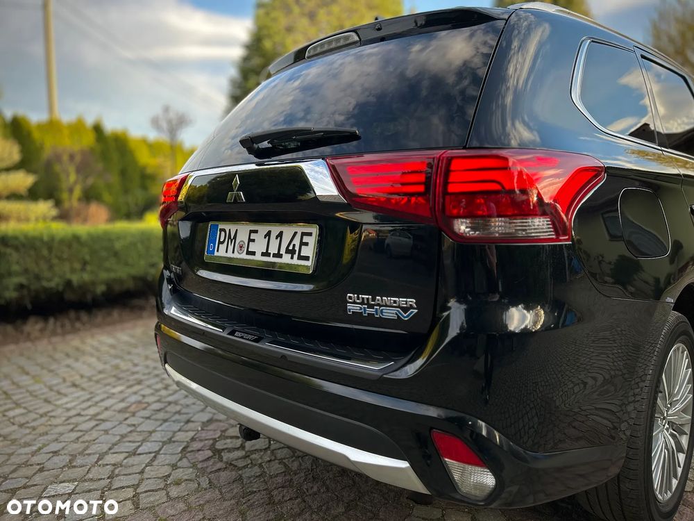 Mitsubishi Outlander Instyle NAVI + - 8