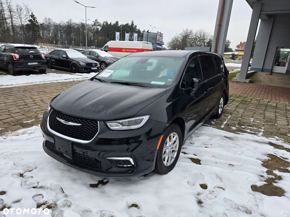 Chrysler Pacifica - 1