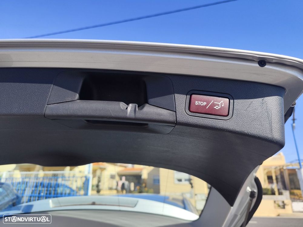 Mercedes-Benz C 300 h Avantgarde - 12