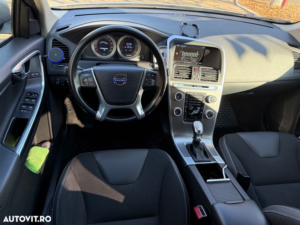 Volvo XC 60 D4 Momentum - 6