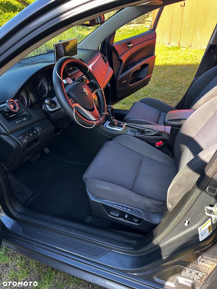 Suzuki Kizashi 2.4 Sport 4WD CVT - 9