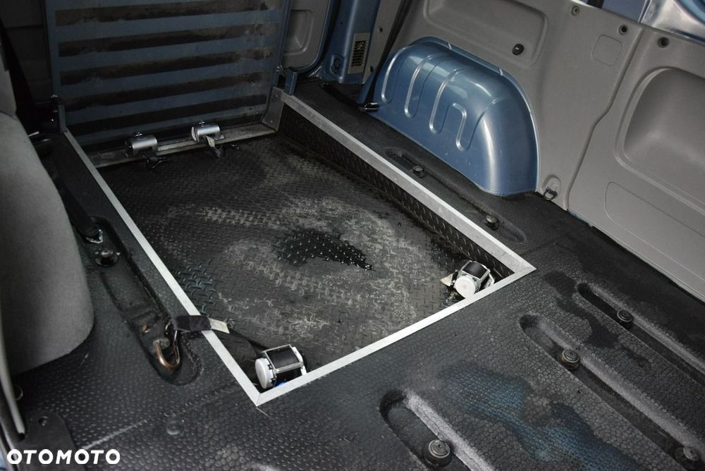 Opel Vivaro - 28
