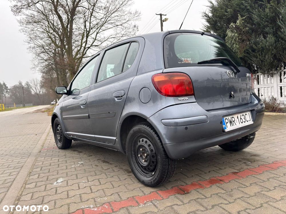 Toyota Yaris - 4