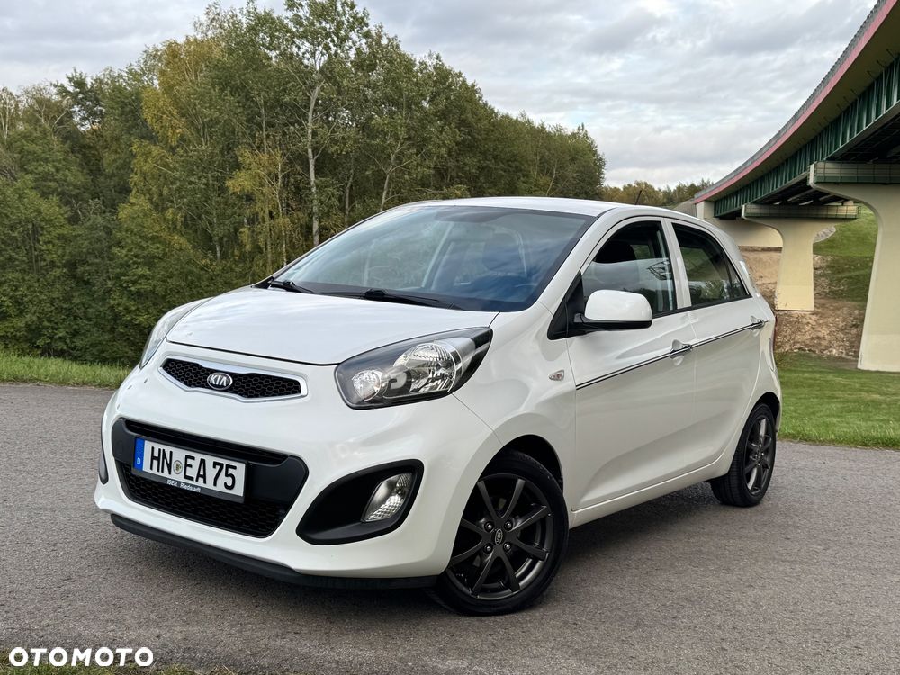 Kia Picanto 1.0 Fifa World Cup Edition - 10