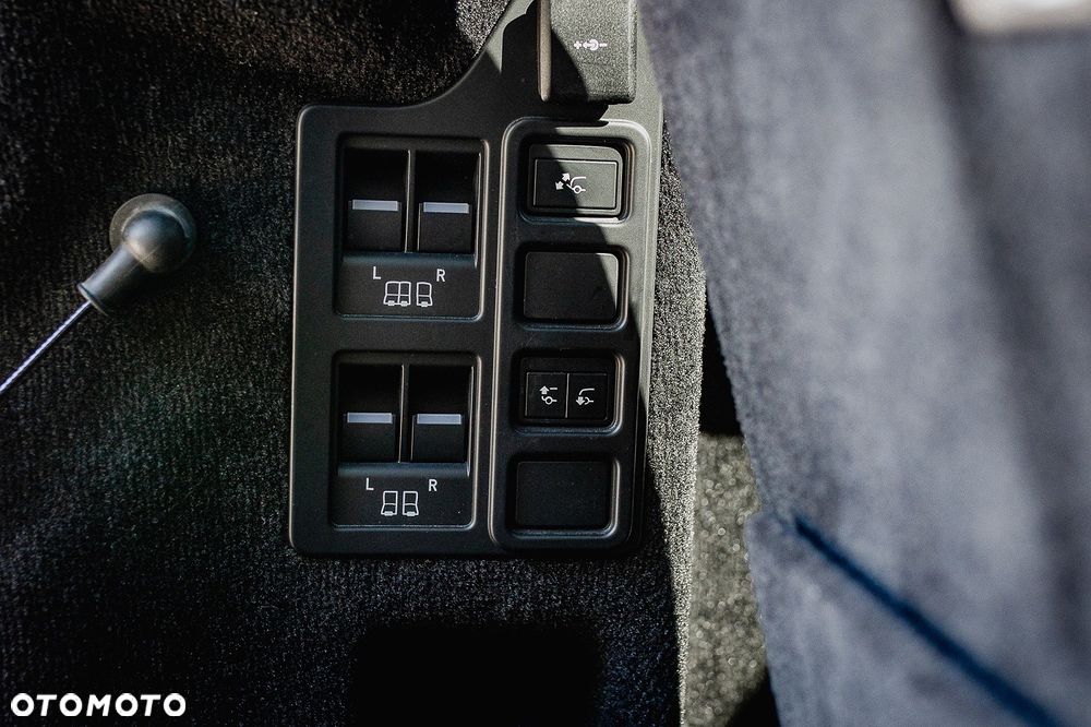 Land Rover Discovery - 22