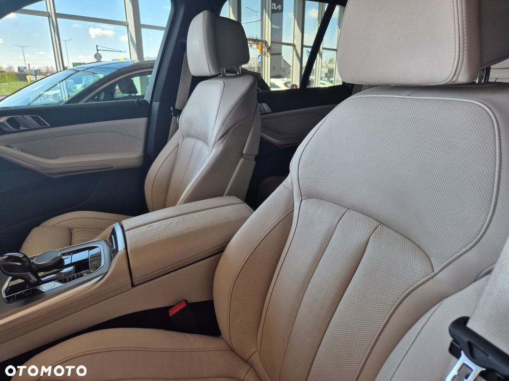 BMW X5 xDrive40d mHEV - 16