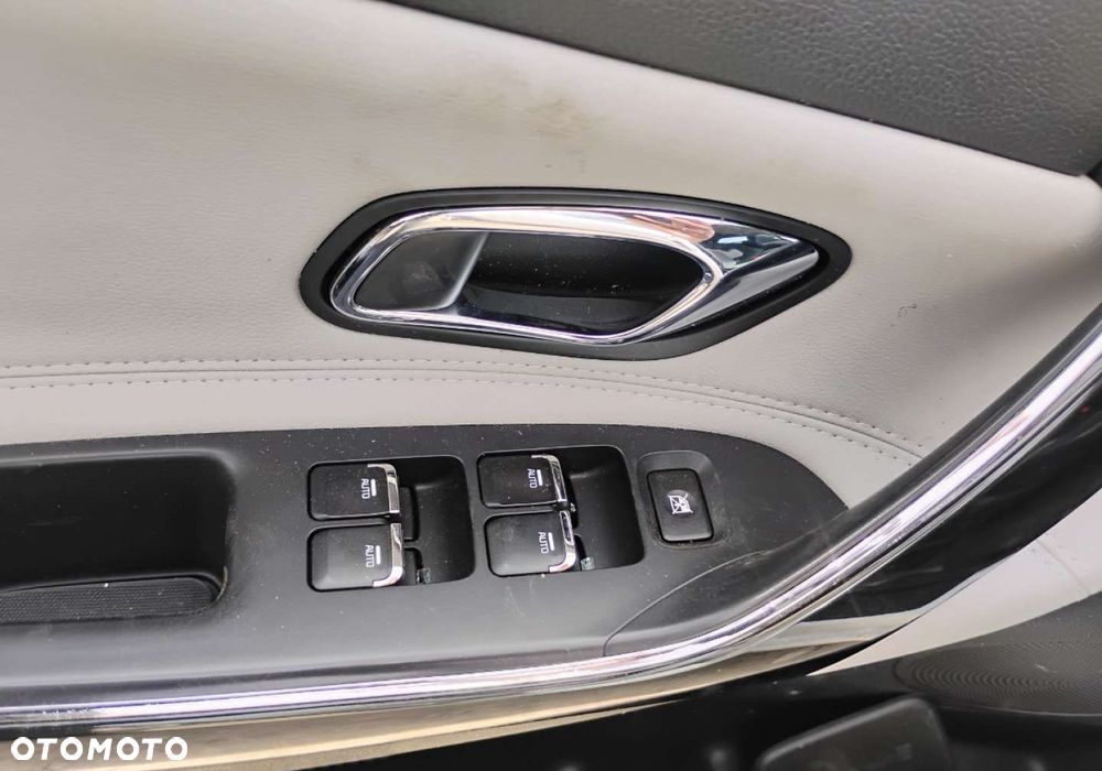 Kia Ceed - 11