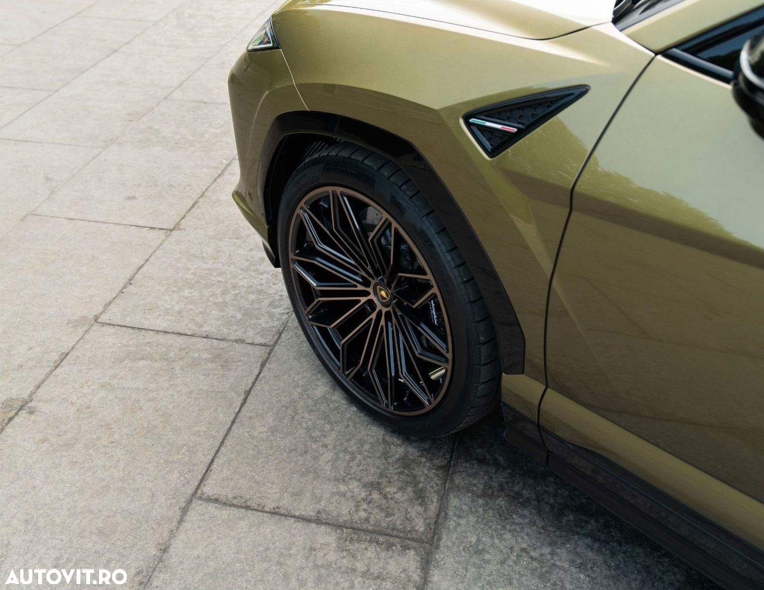 Lamborghini URUS - 15