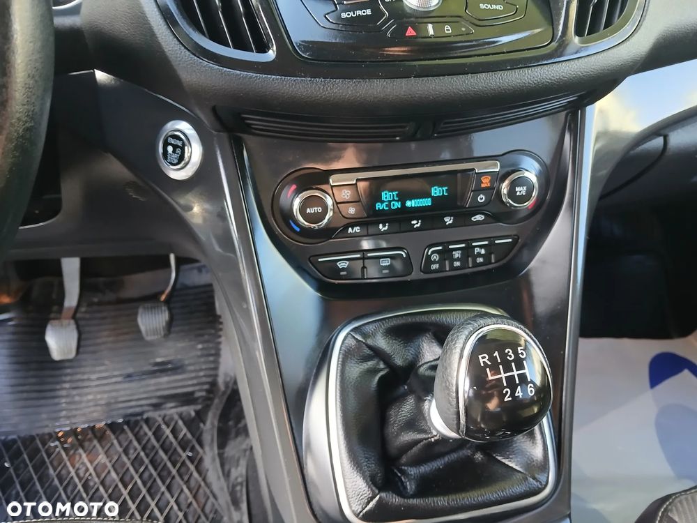 Ford Kuga 2.0 TDCi 2x4 Titanium - 20