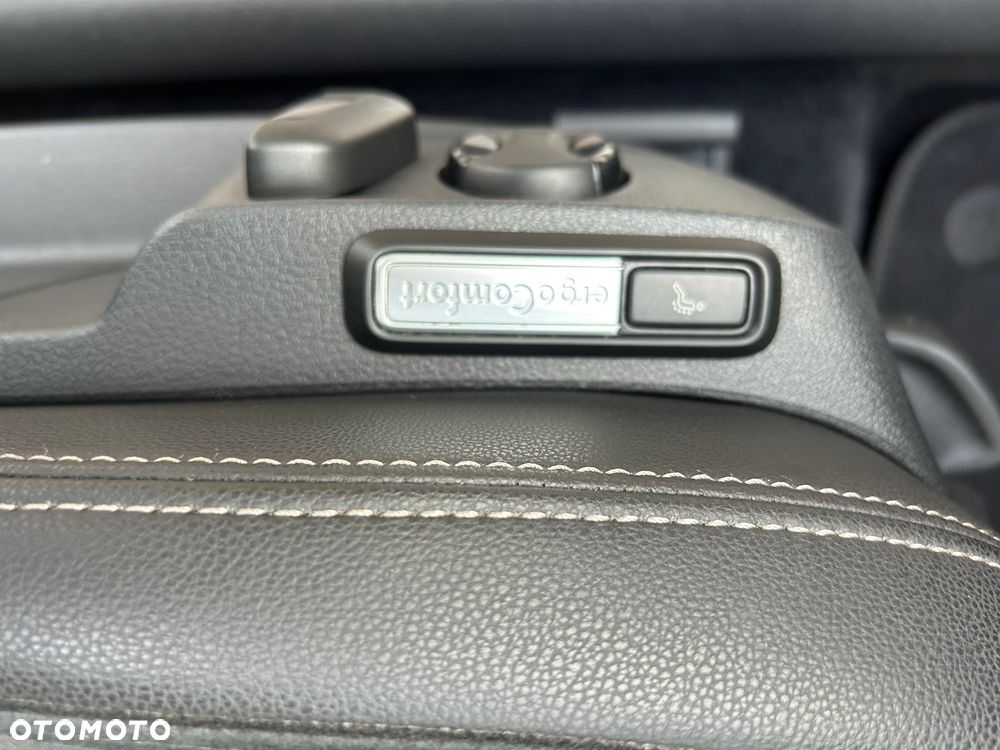 Volkswagen Passat Alltrack 2.0 TDI SCR DSG 4Motion - 17
