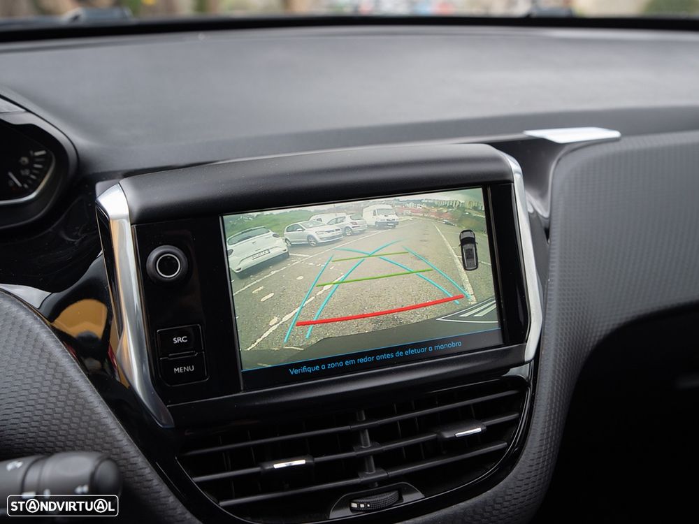 Peugeot 2008 1.2 PureTech Allure EAT6 - 15