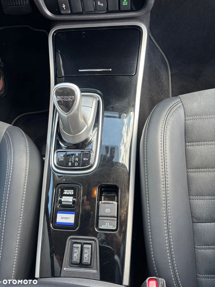 Mitsubishi Outlander Intense + - 11