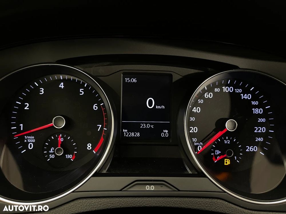 Volkswagen Passat 1.5 TSI ACT Advance - 25