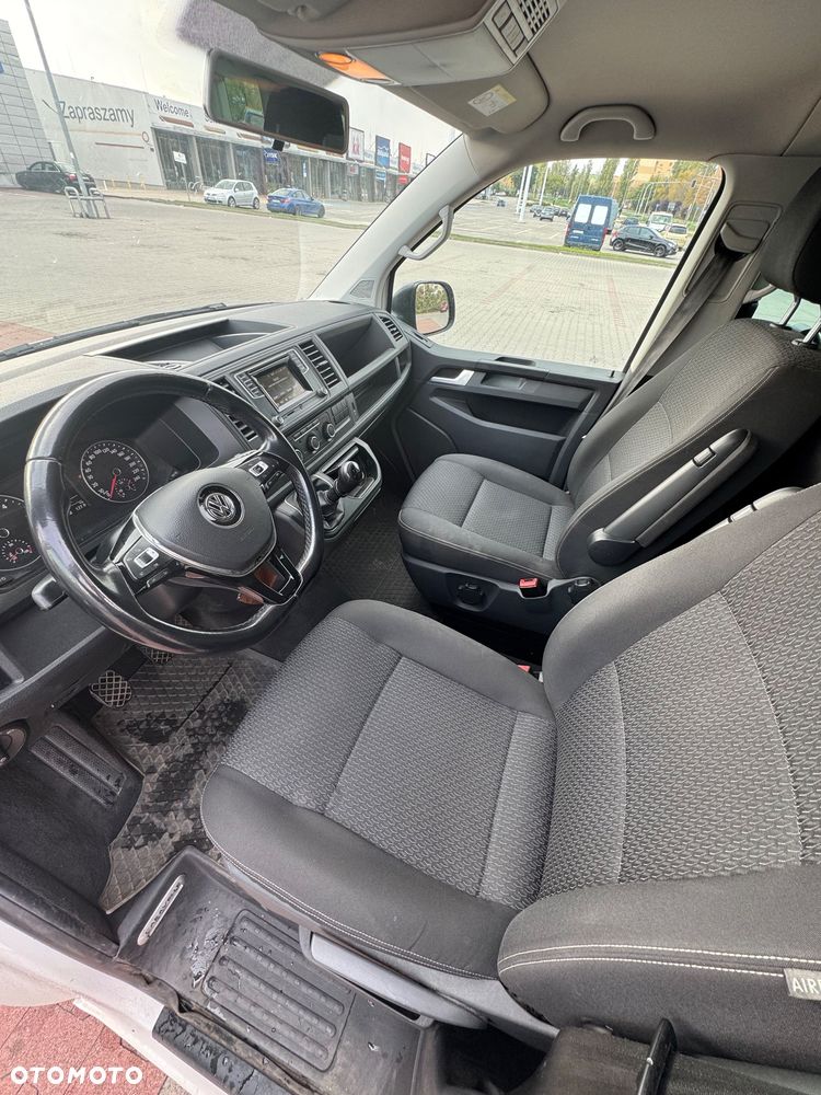 Volkswagen Multivan - 11