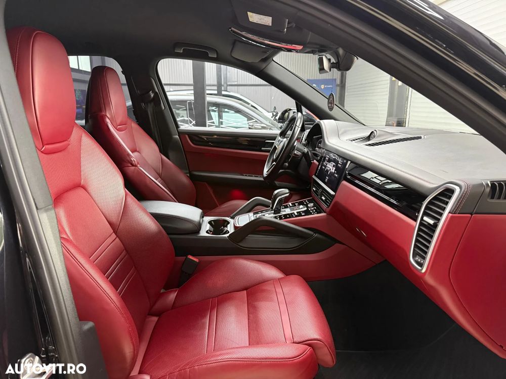 Porsche Cayenne - 31