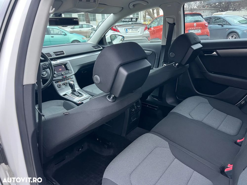 Volkswagen Passat 2.0 TDI BlueMotion Technology DSG Comfortline - 26