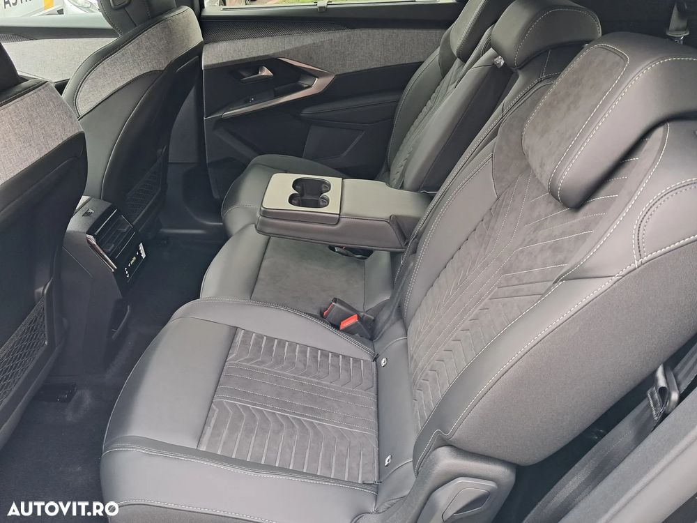 Peugeot 5008 Hybrid 145 e-DSC6 GT - 26