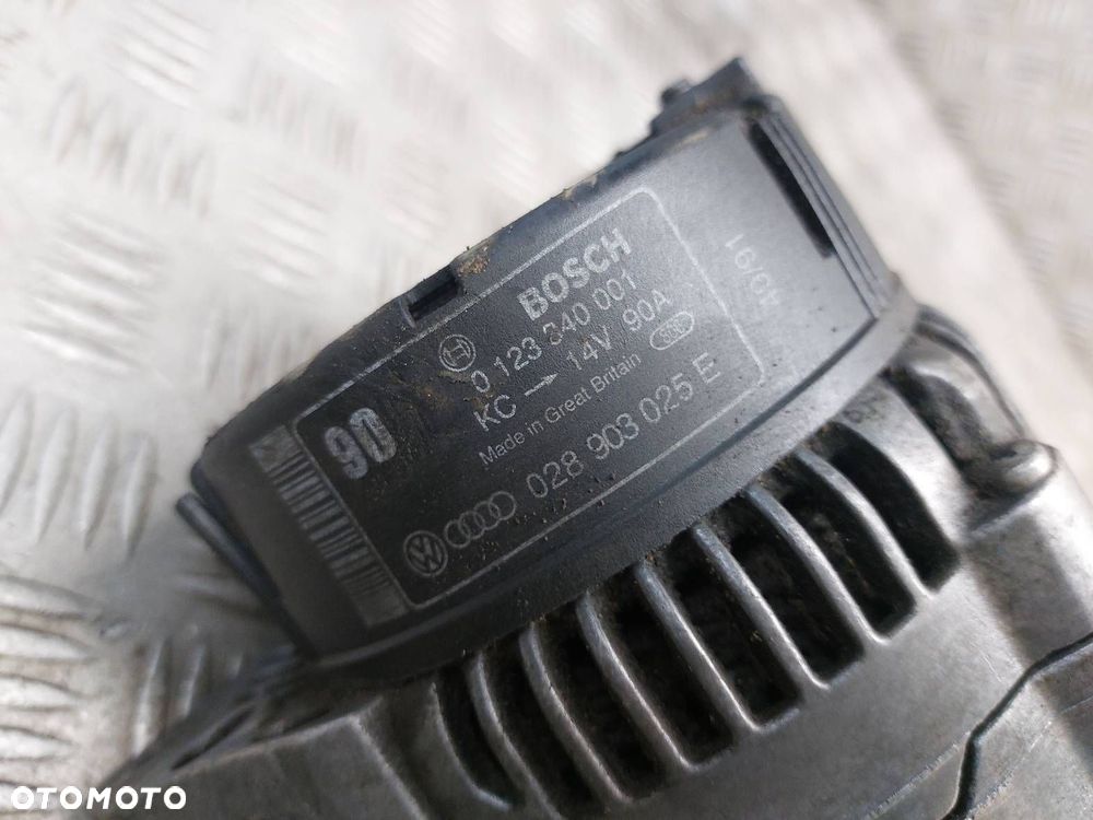 ALTERNATOR AUDI 80 B4 1.9 TDI  028903025E - 3