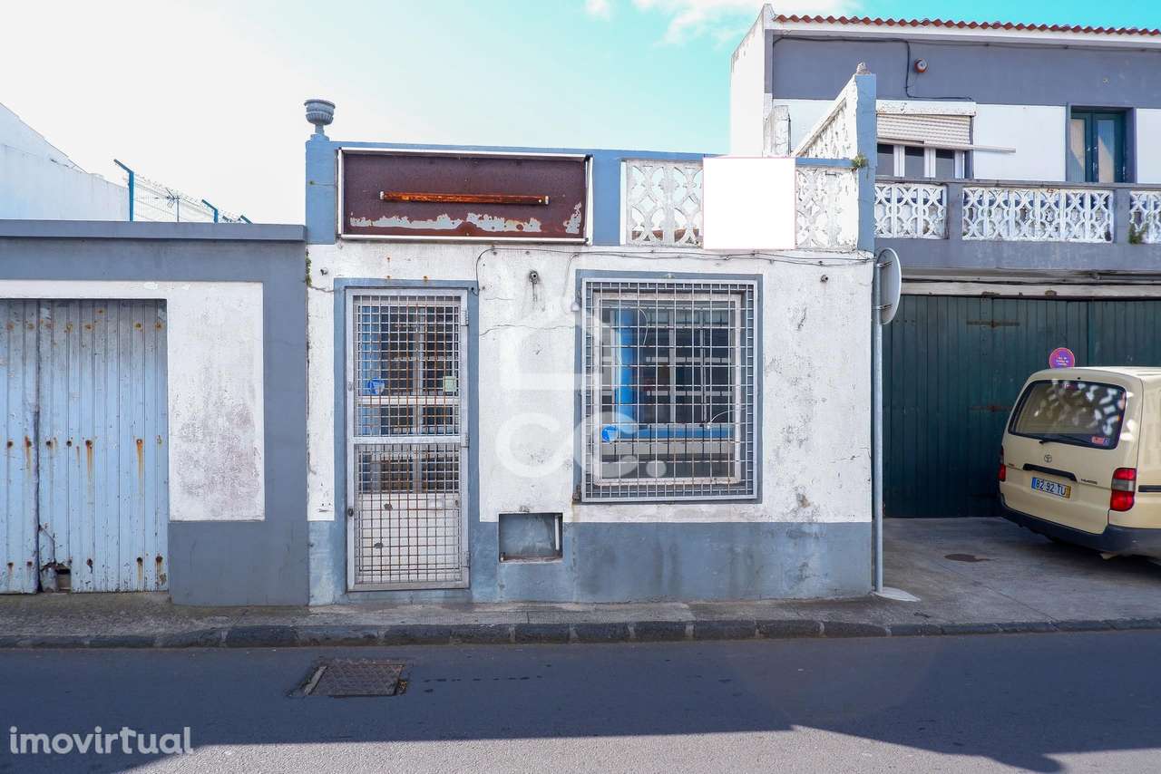 Moradia para Recuperar - Rabo de Peixe - Ribeira Grande - Grande imagem: 4/10