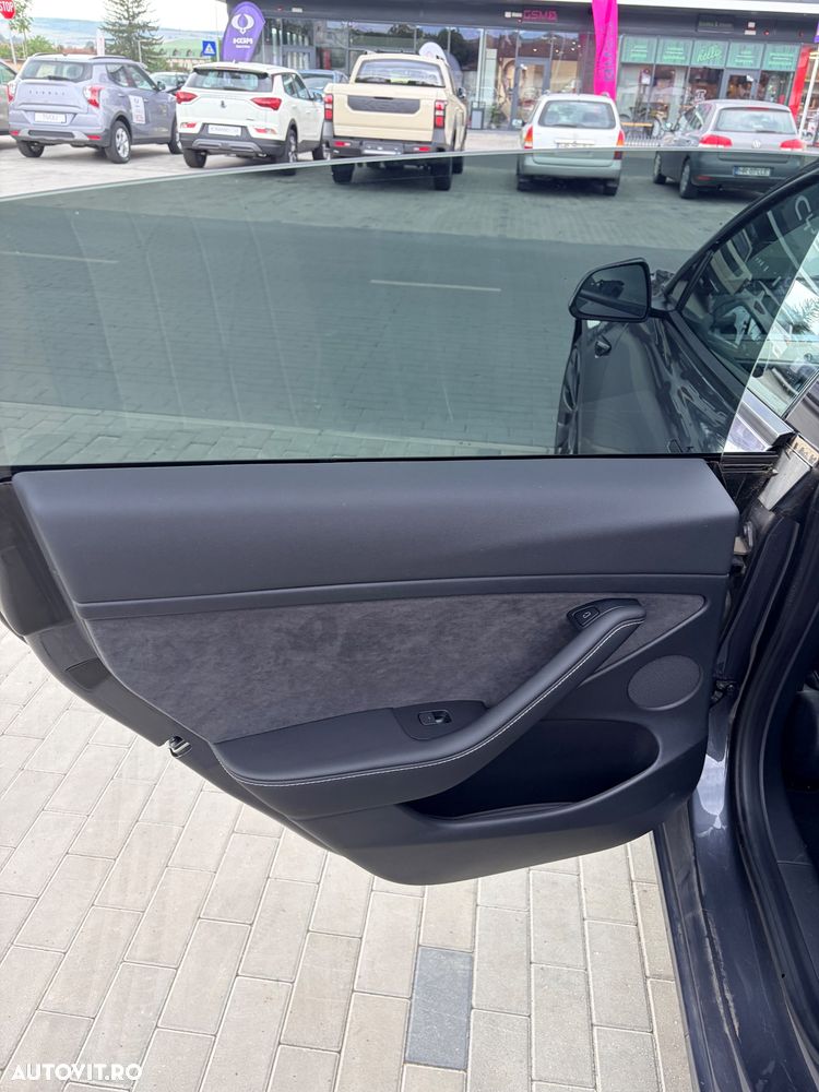 Tesla Model 3 - 19