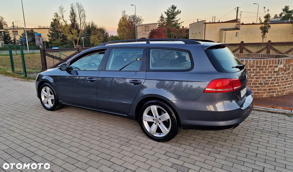 Volkswagen Passat 2.0 TDI Comfortline - 8