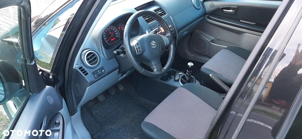 Suzuki SX4 1.9 DDiS DPF 4x4 Comfort - 9