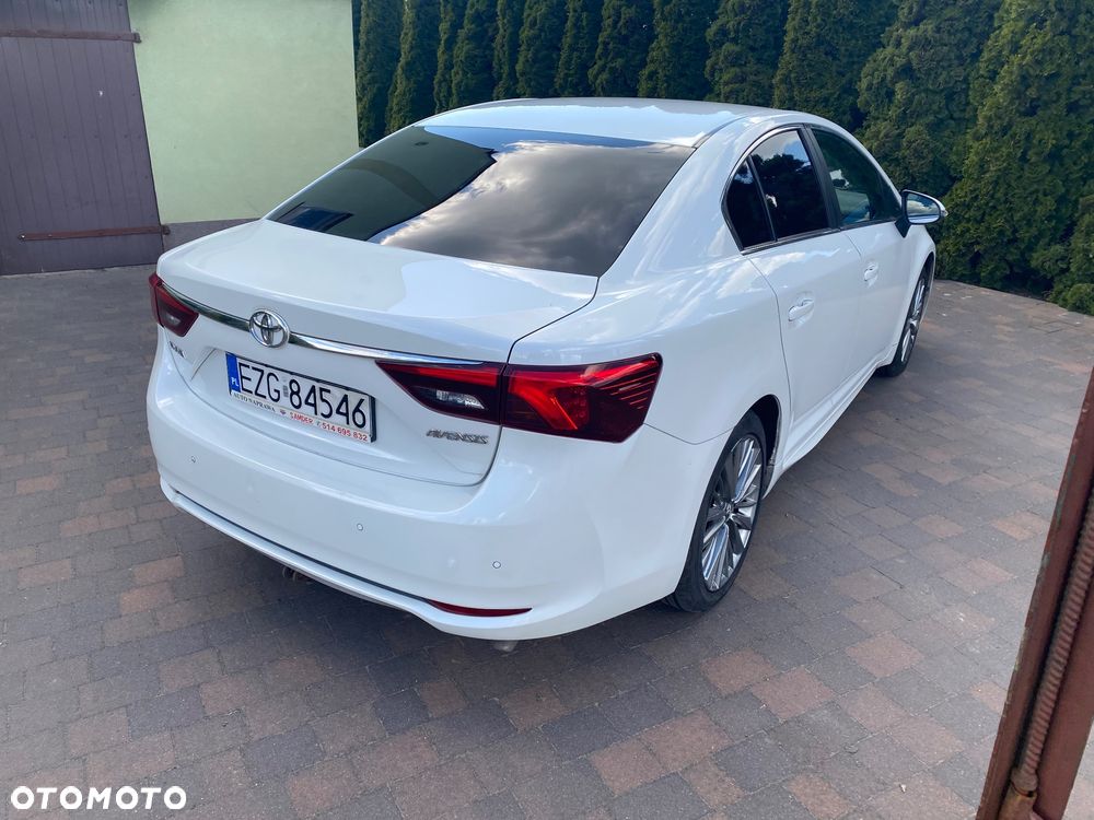 Toyota Avensis 2.0 D-4D Premium - 15