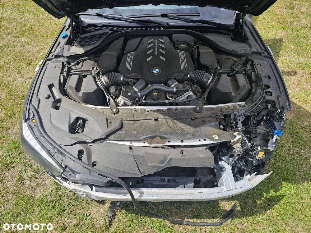 BMW Seria 8 - 12
