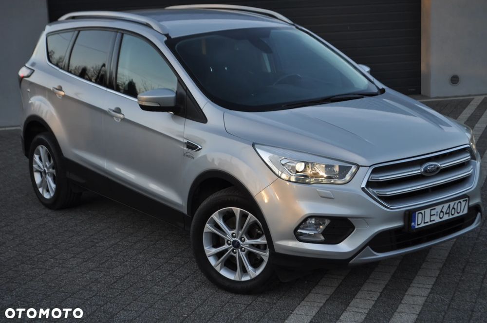 Ford Kuga 2.0 TDCi 2x4 Titanium - 4