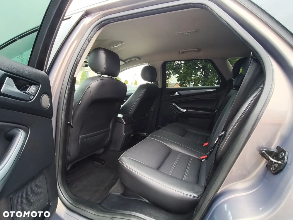 Ford Mondeo 2.0 TDCi Titanium - 27