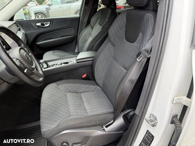 Volvo XC 60 B4 MHEV AT8 FWD Momentum Pro - 7