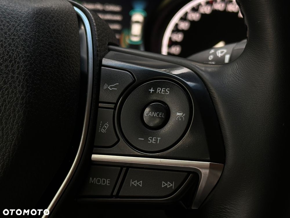 Toyota Camry 2.5 Hybrid Executive CVT - 21