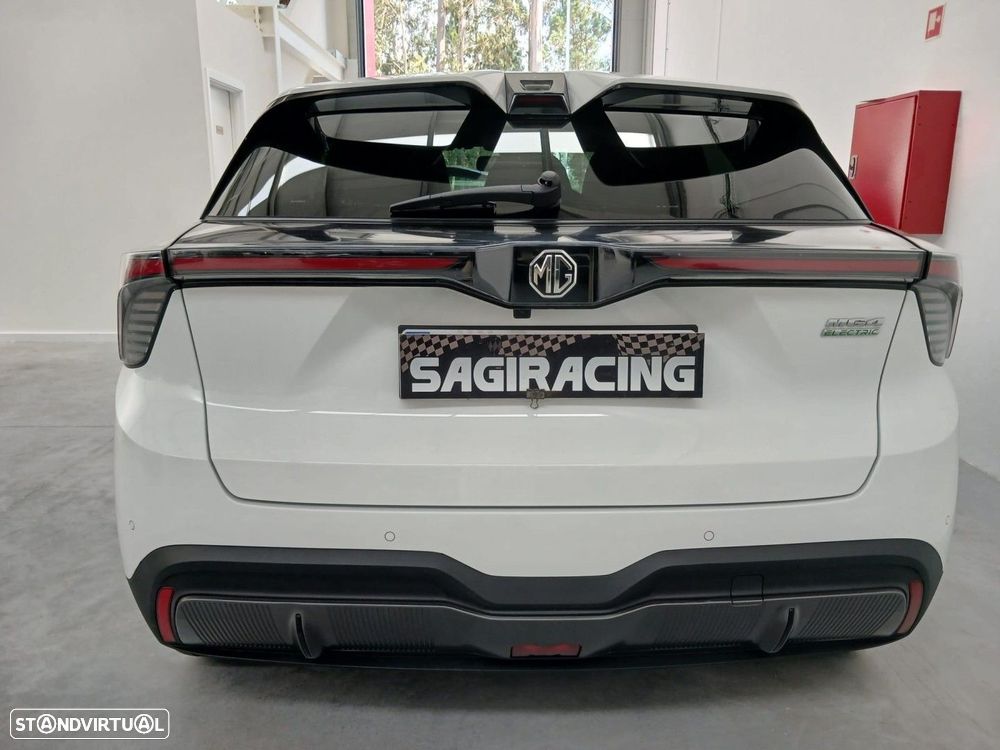 MG MG4 64 kWh Luxury - 14