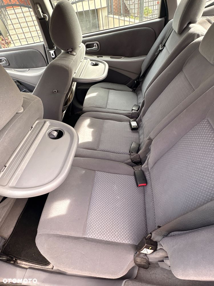 Nissan Almera Tino 1.8 Acenta - 16